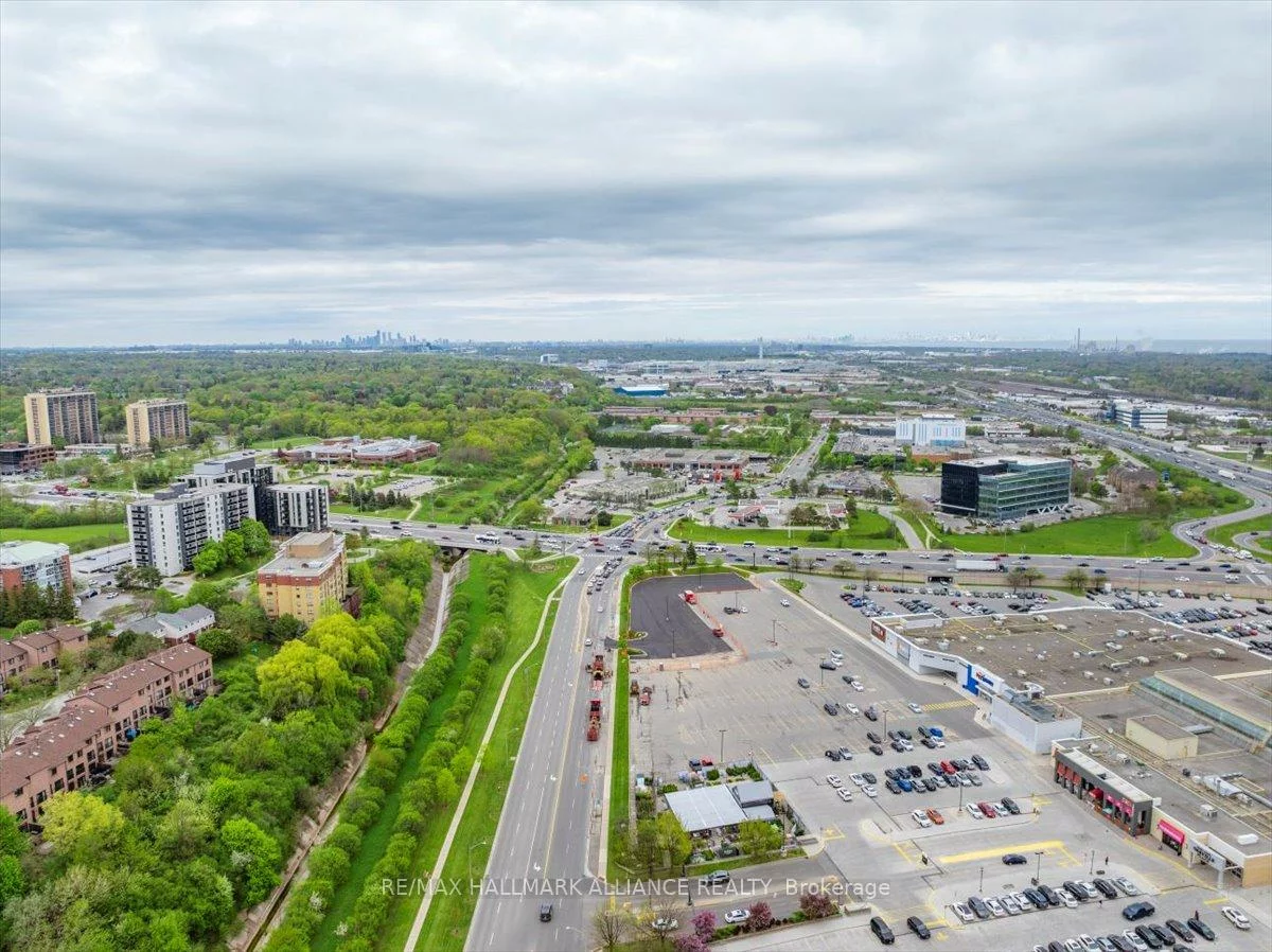 1071, QUEENS, 1003 - CP College Park, Oakville