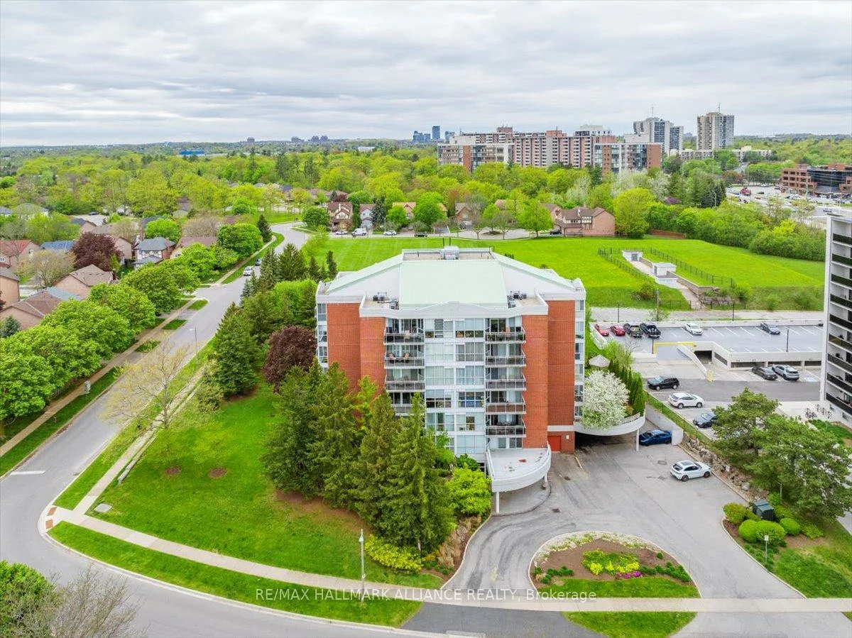 1071, QUEENS, 1003 - CP College Park, Oakville