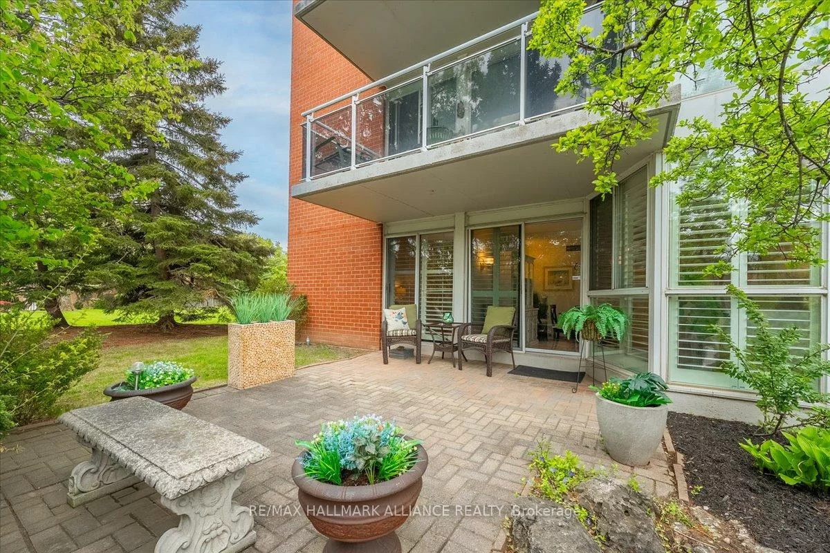 1071, QUEENS, 1003 - CP College Park, Oakville