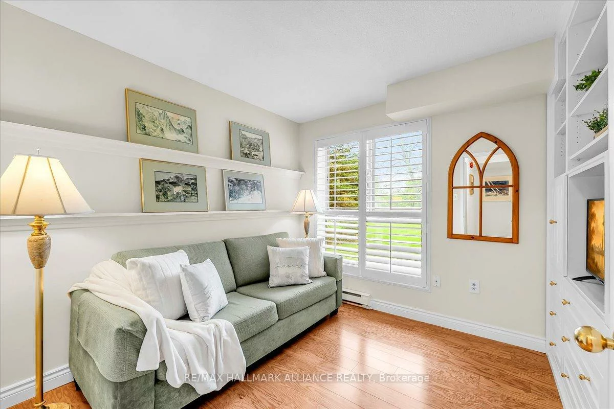 1071, QUEENS, 1003 - CP College Park, Oakville