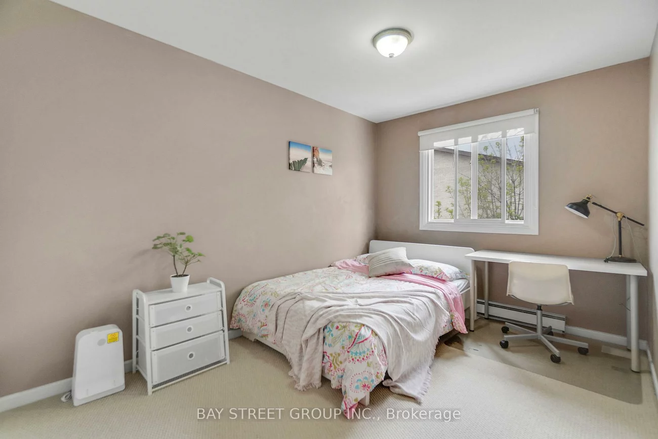 41, Nadia, 1003 - CP College Park, Oakville