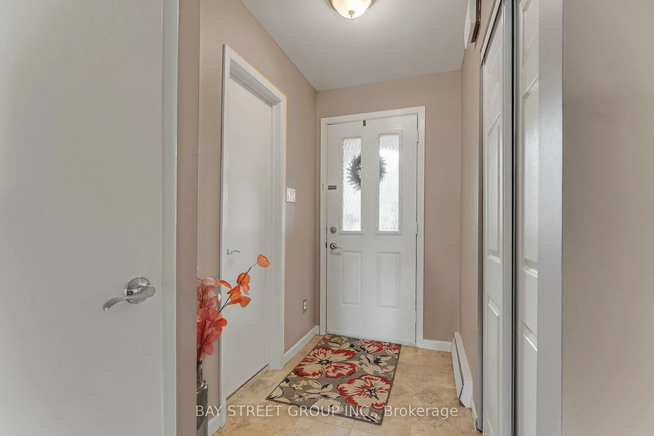 41, Nadia, 1003 - CP College Park, Oakville