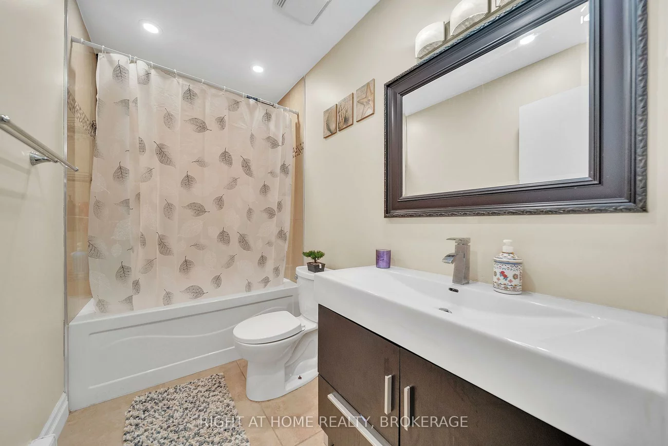 1058, Falgarwood, 1005 - FA Falgarwood, Oakville