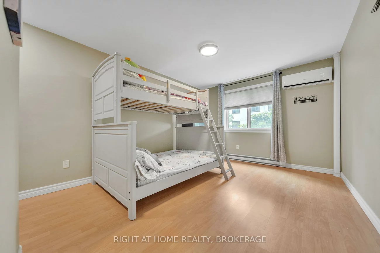 1058, Falgarwood, 1005 - FA Falgarwood, Oakville