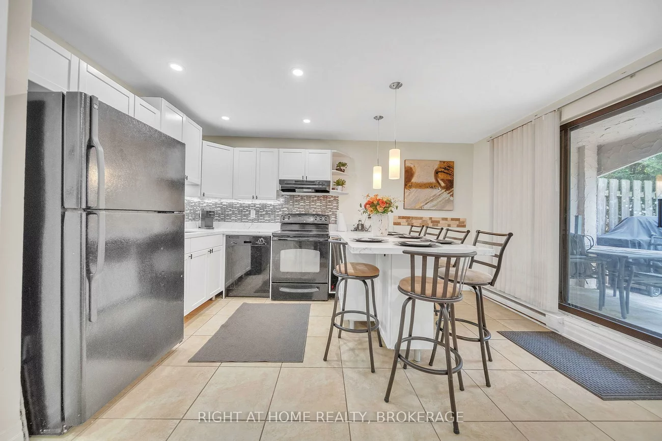 1058, Falgarwood, 1005 - FA Falgarwood, Oakville