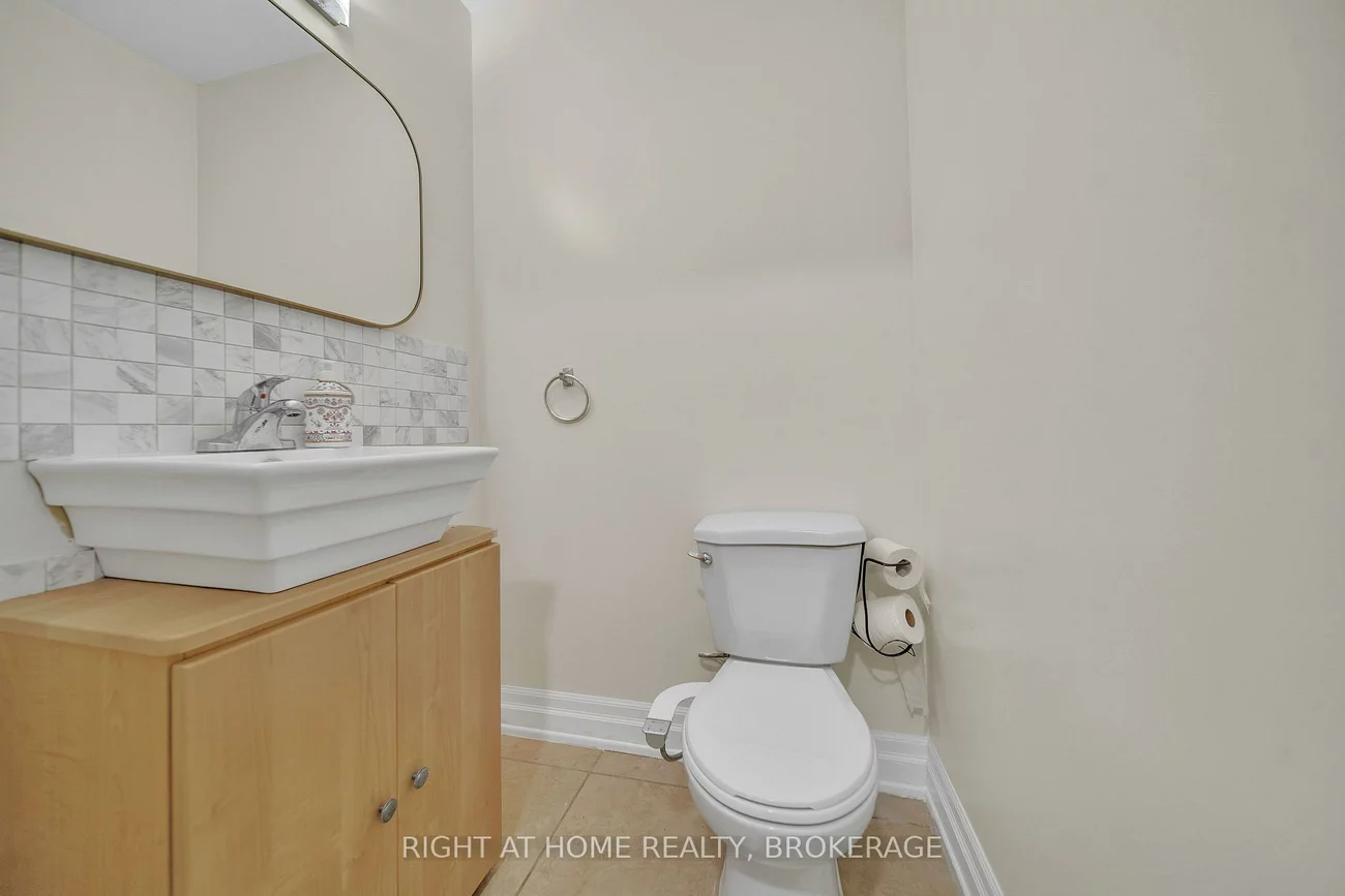 1058, Falgarwood, 1005 - FA Falgarwood, Oakville