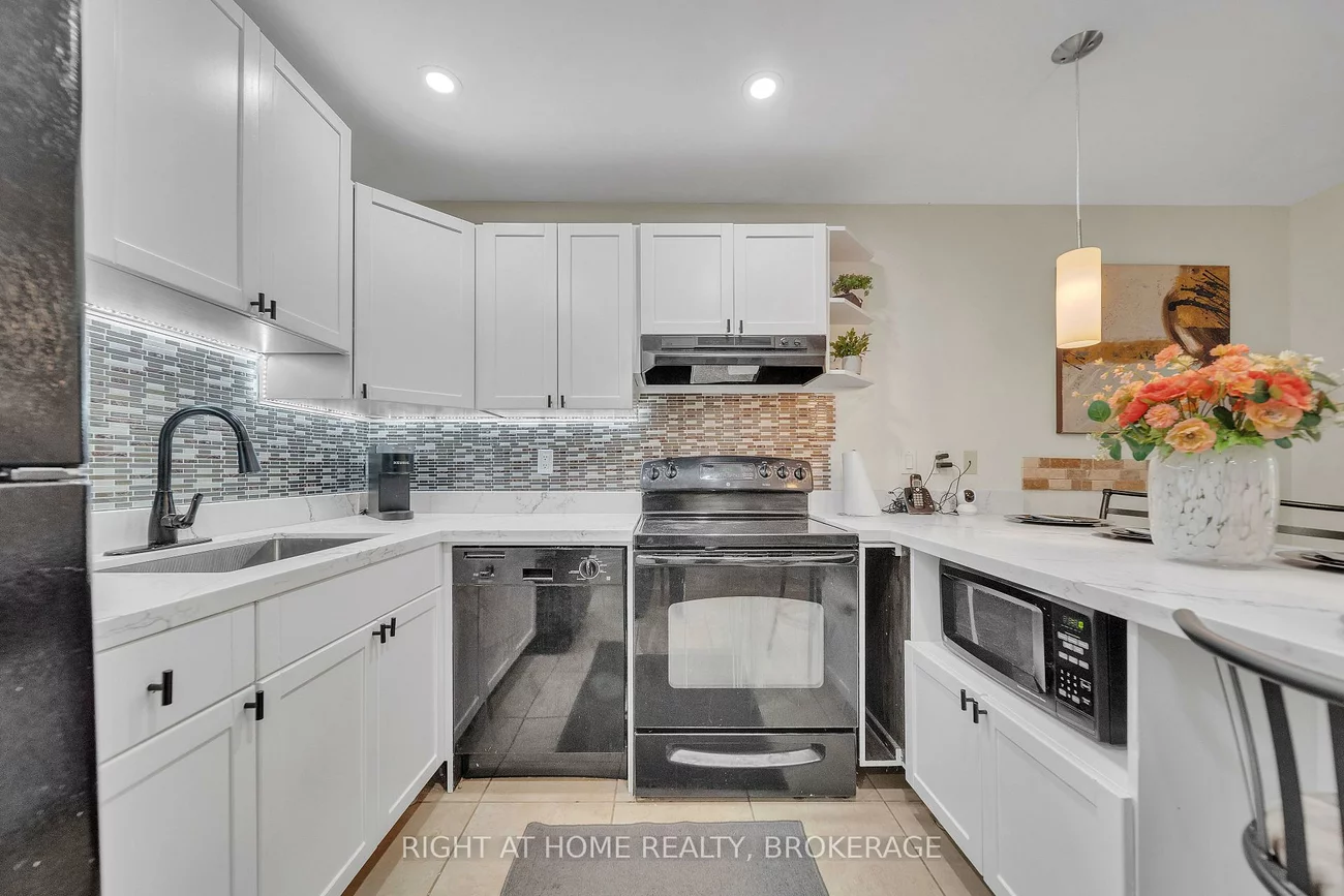 1058, Falgarwood, 1005 - FA Falgarwood, Oakville