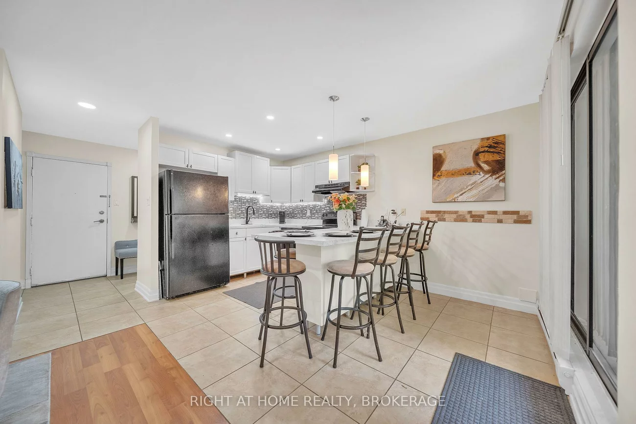 1058, Falgarwood, 1005 - FA Falgarwood, Oakville