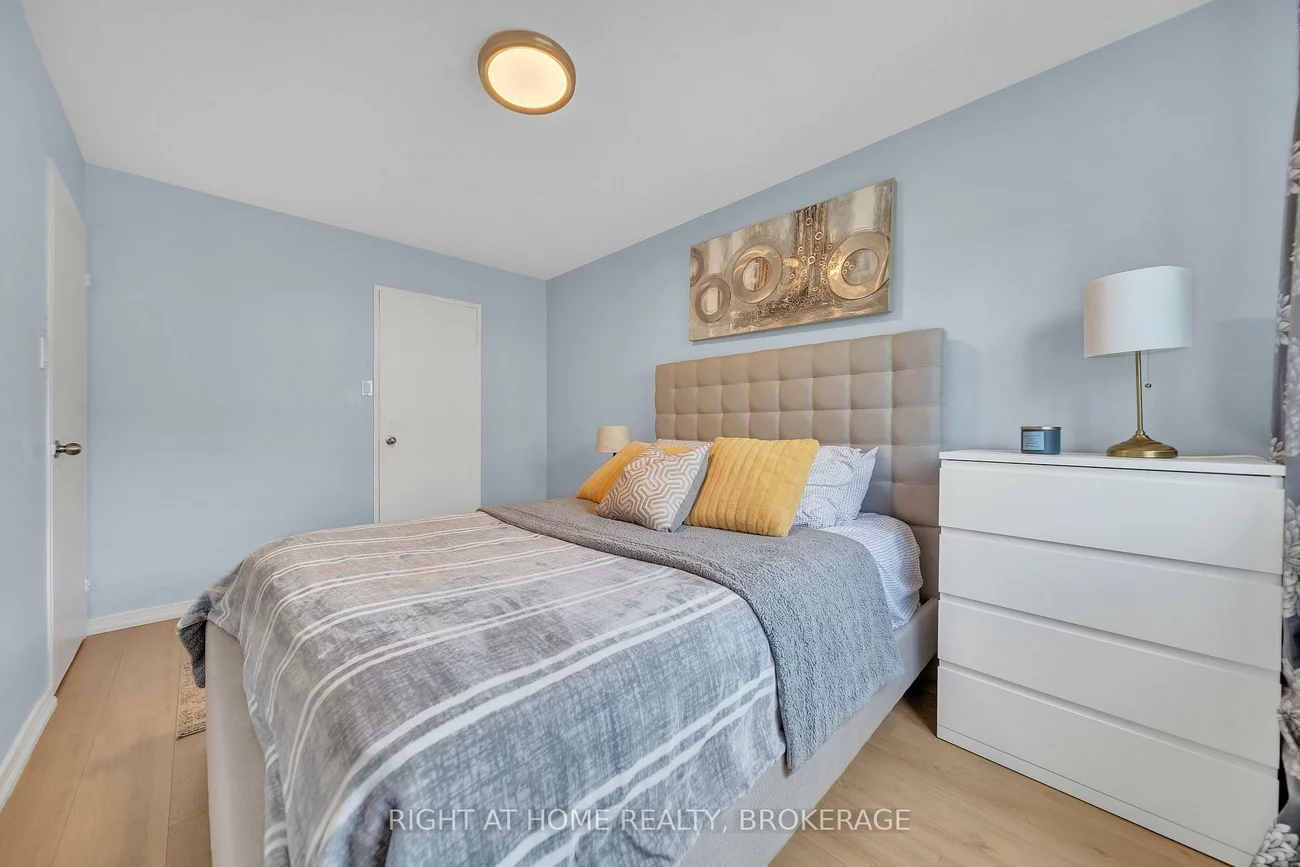 1058, Falgarwood, 1005 - FA Falgarwood, Oakville