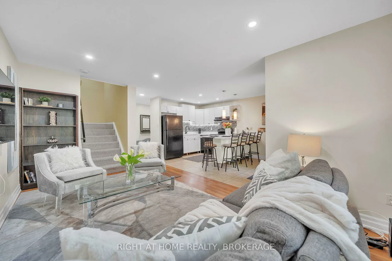1058, Falgarwood, 1005 - FA Falgarwood, Oakville