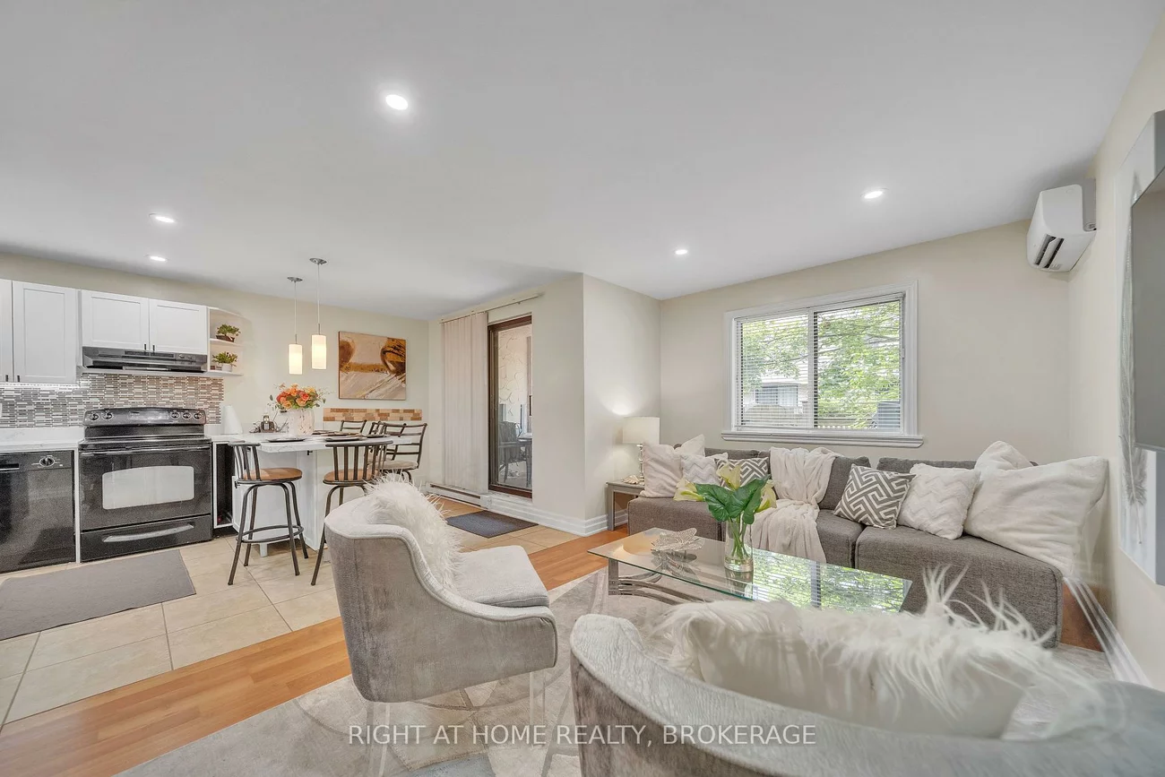 1058, Falgarwood, 1005 - FA Falgarwood, Oakville