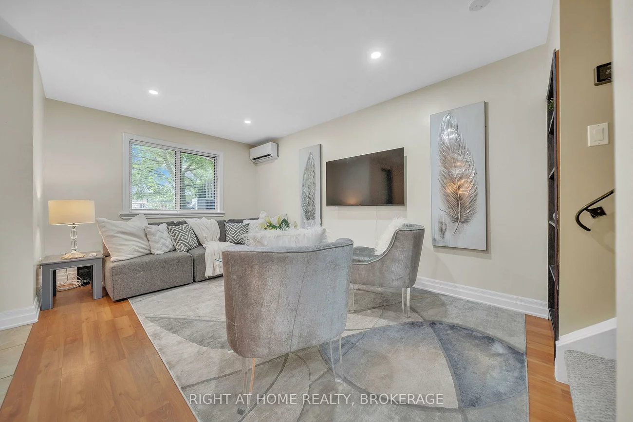 1058, Falgarwood, 1005 - FA Falgarwood, Oakville