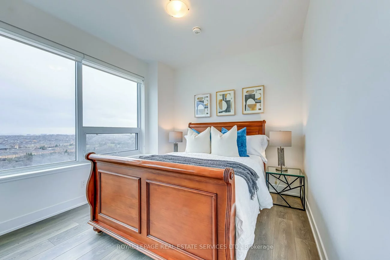 297, Oak Walk, 1015 - RO River Oaks, Oakville