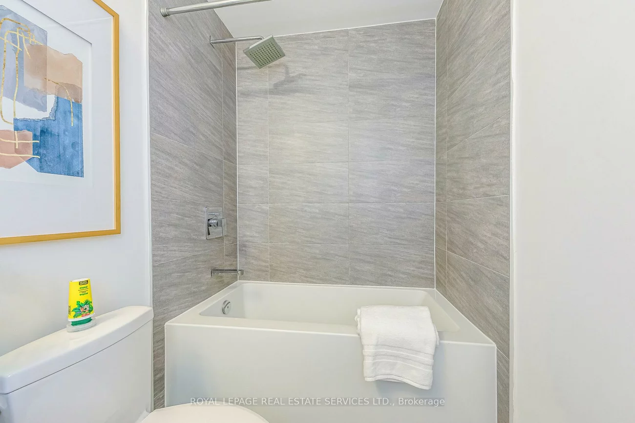 297, Oak Walk, 1015 - RO River Oaks, Oakville