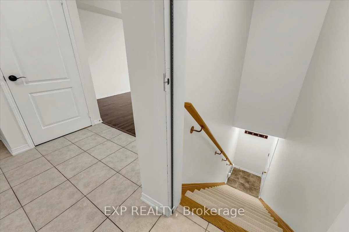 2468, Post, 1015 - RO River Oaks, Oakville