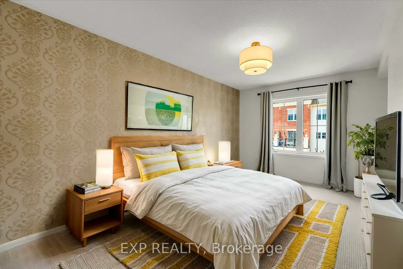 2468, Post, 1015 - RO River Oaks, Oakville