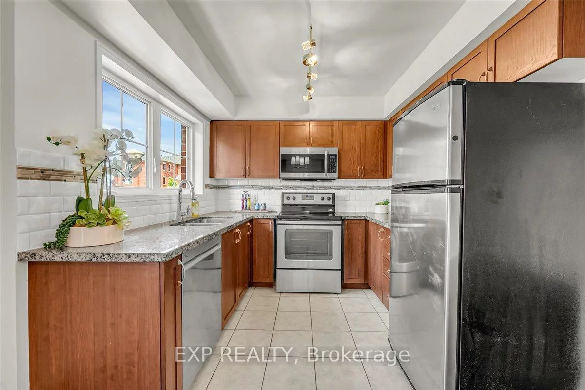 2468, Post, 1015 - RO River Oaks, Oakville