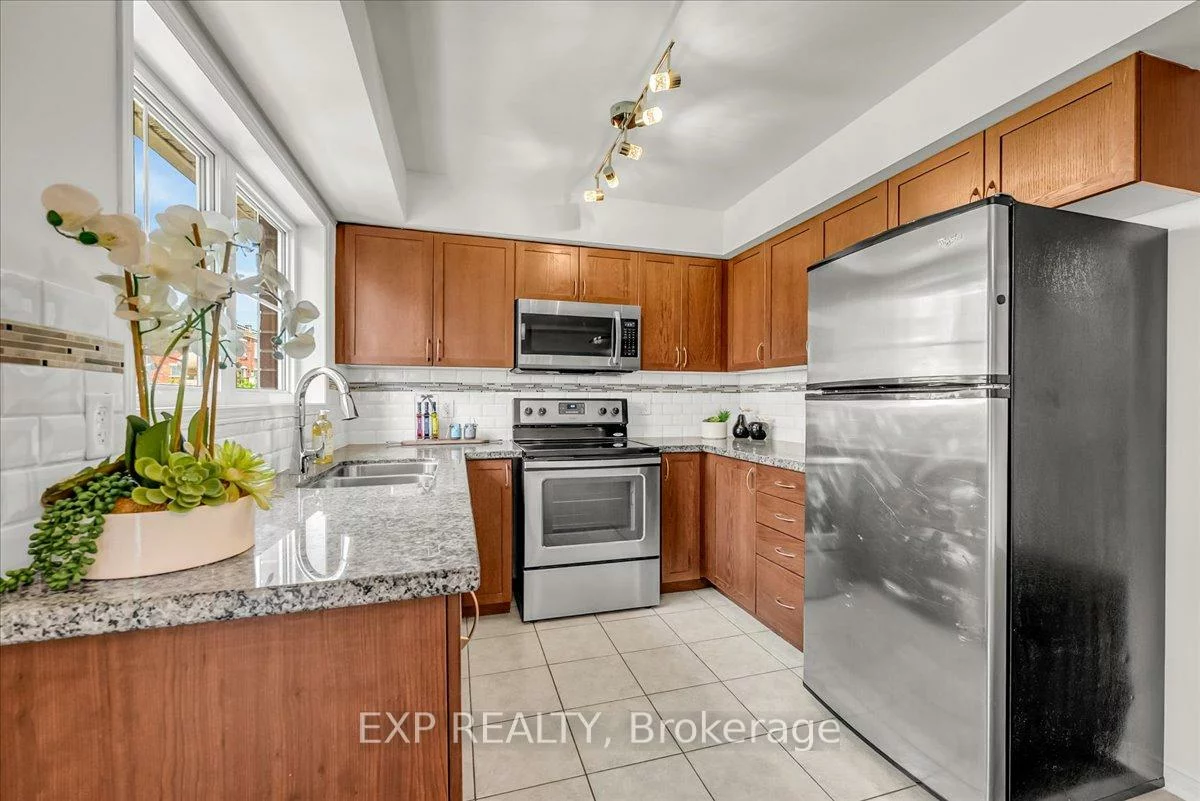 2468, Post, 1015 - RO River Oaks, Oakville