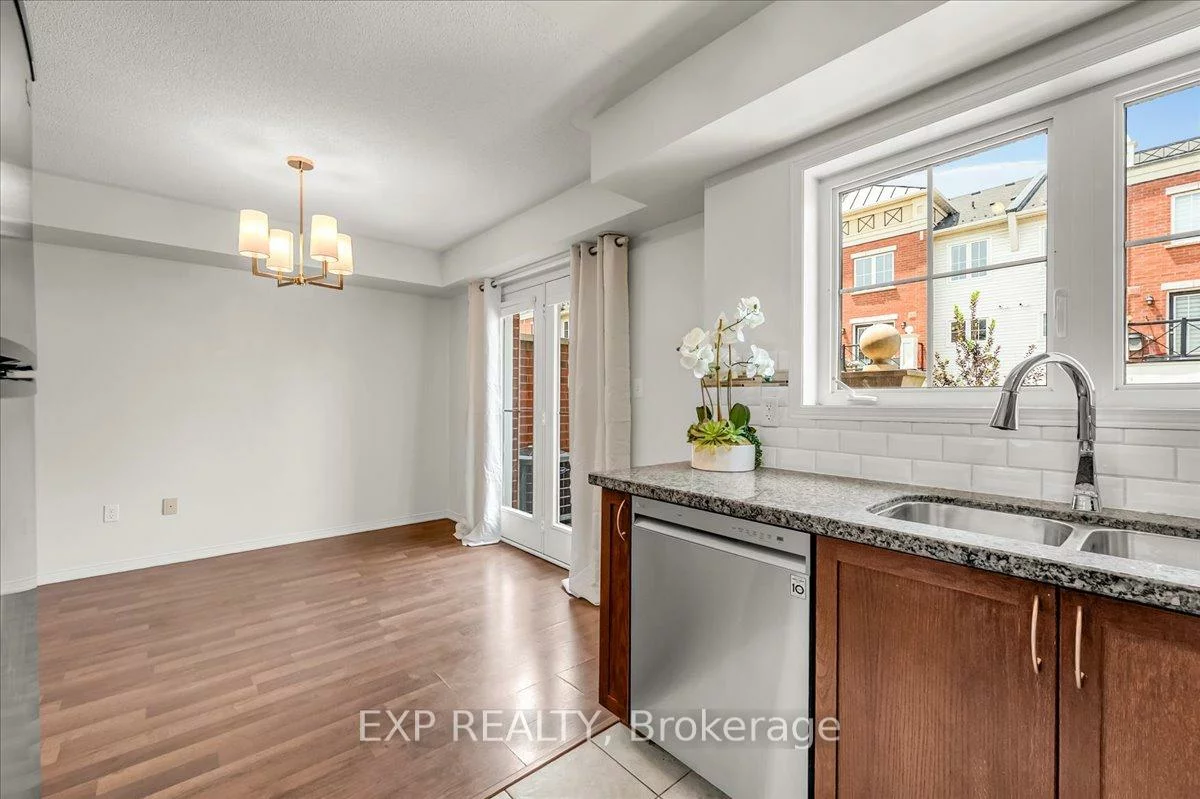 2468, Post, 1015 - RO River Oaks, Oakville