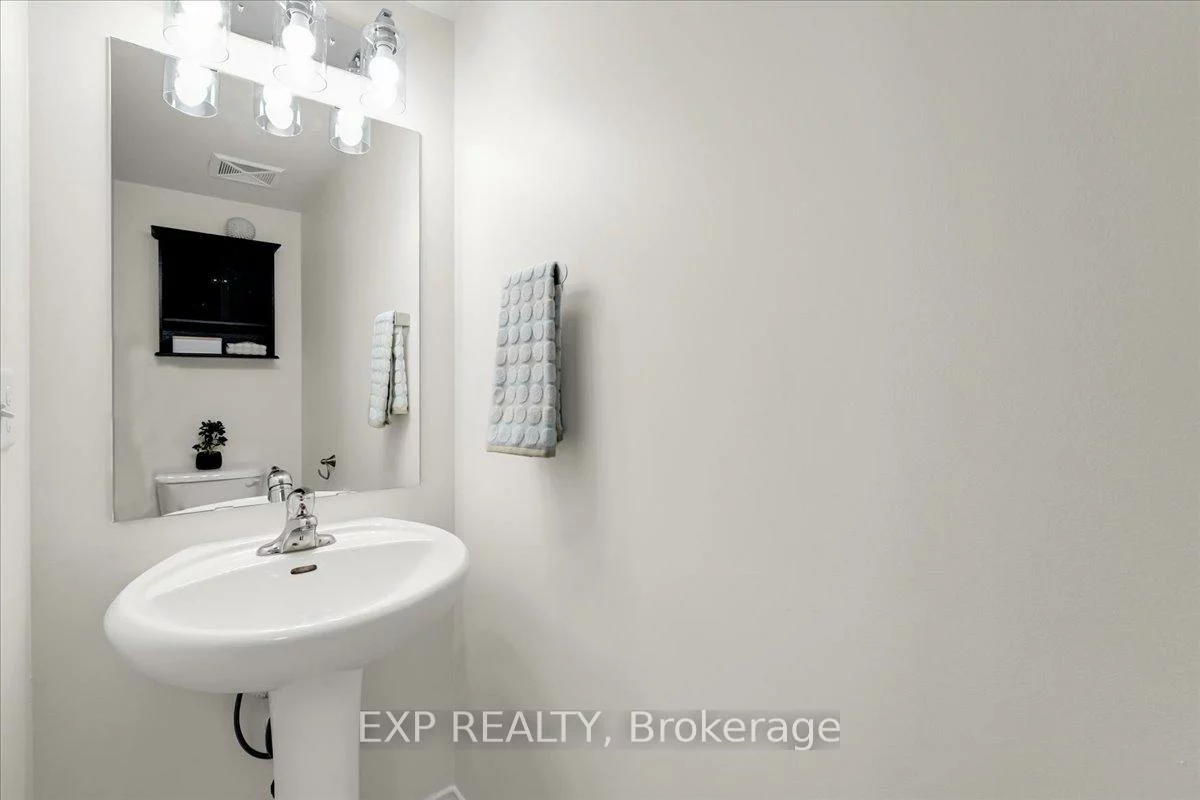 2468, Post, 1015 - RO River Oaks, Oakville