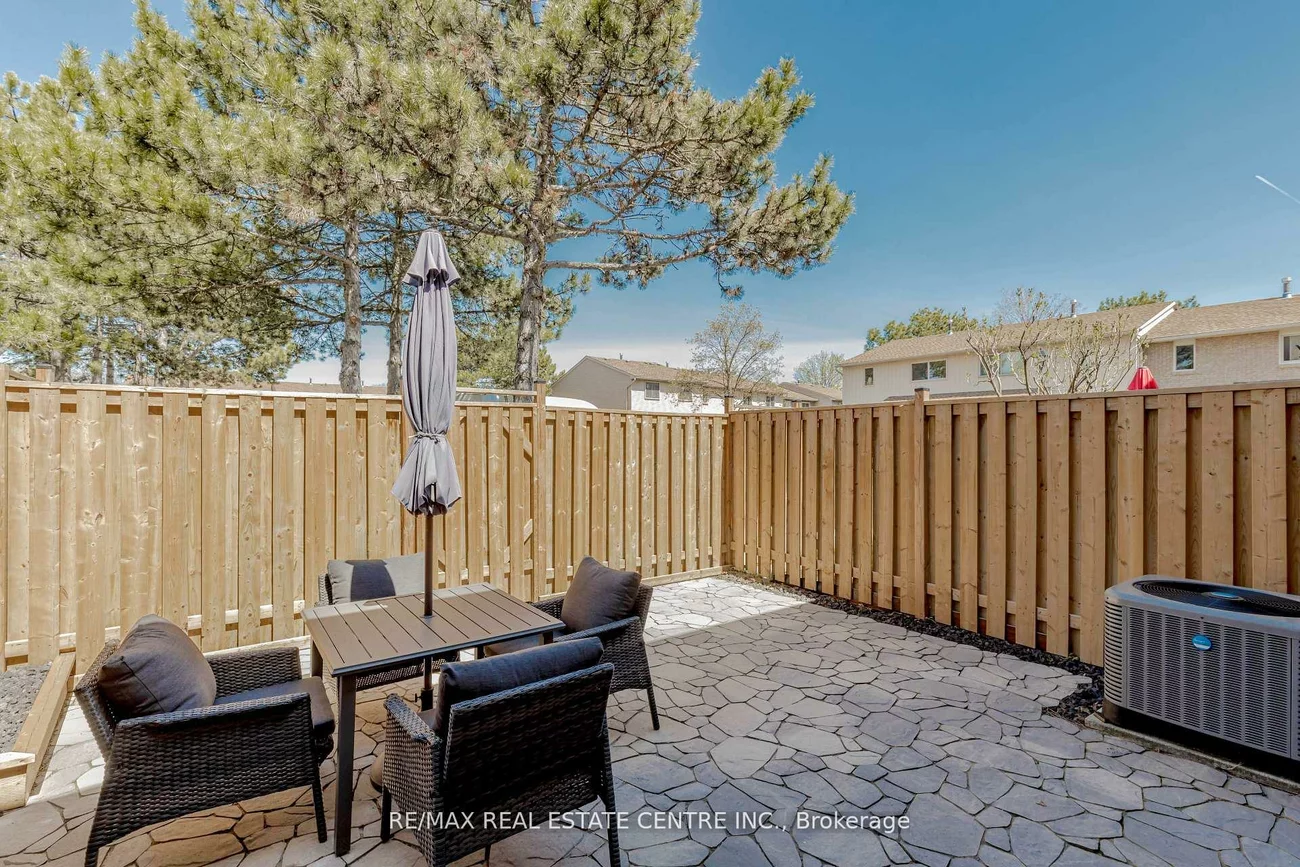 1526, Lancaster, 1005 - FA Falgarwood, Oakville