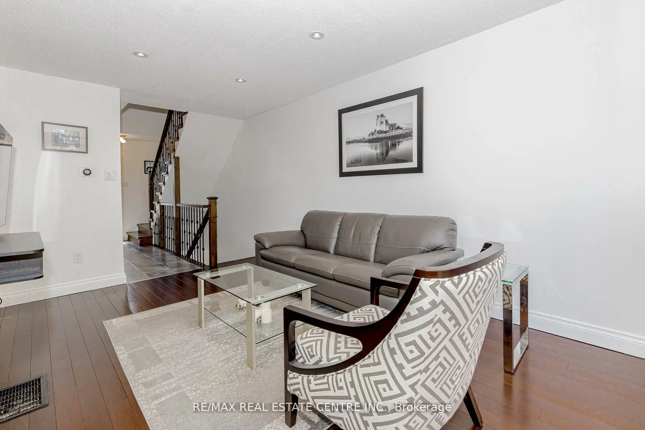 1526, Lancaster, 1005 - FA Falgarwood, Oakville