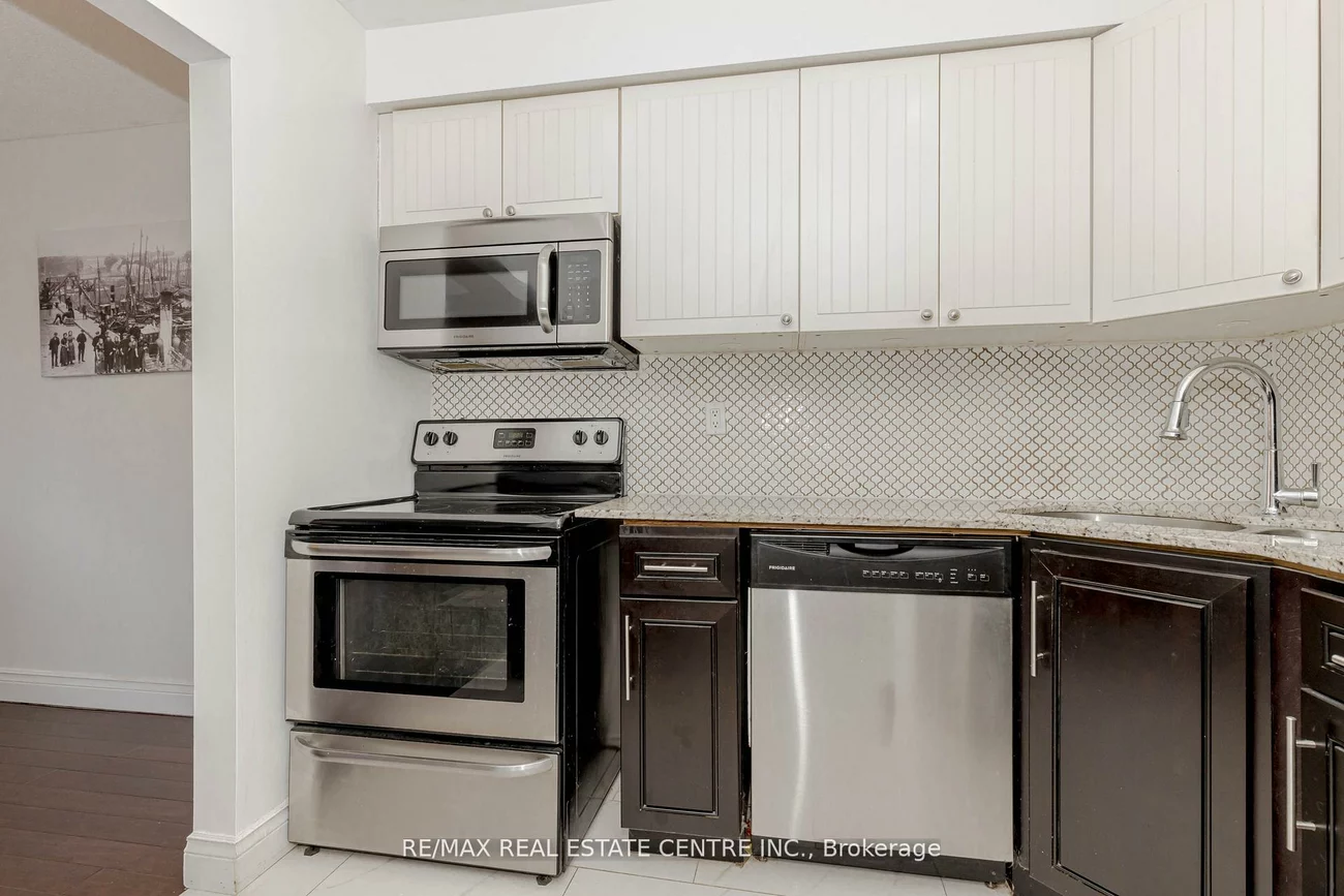 1526, Lancaster, 1005 - FA Falgarwood, Oakville