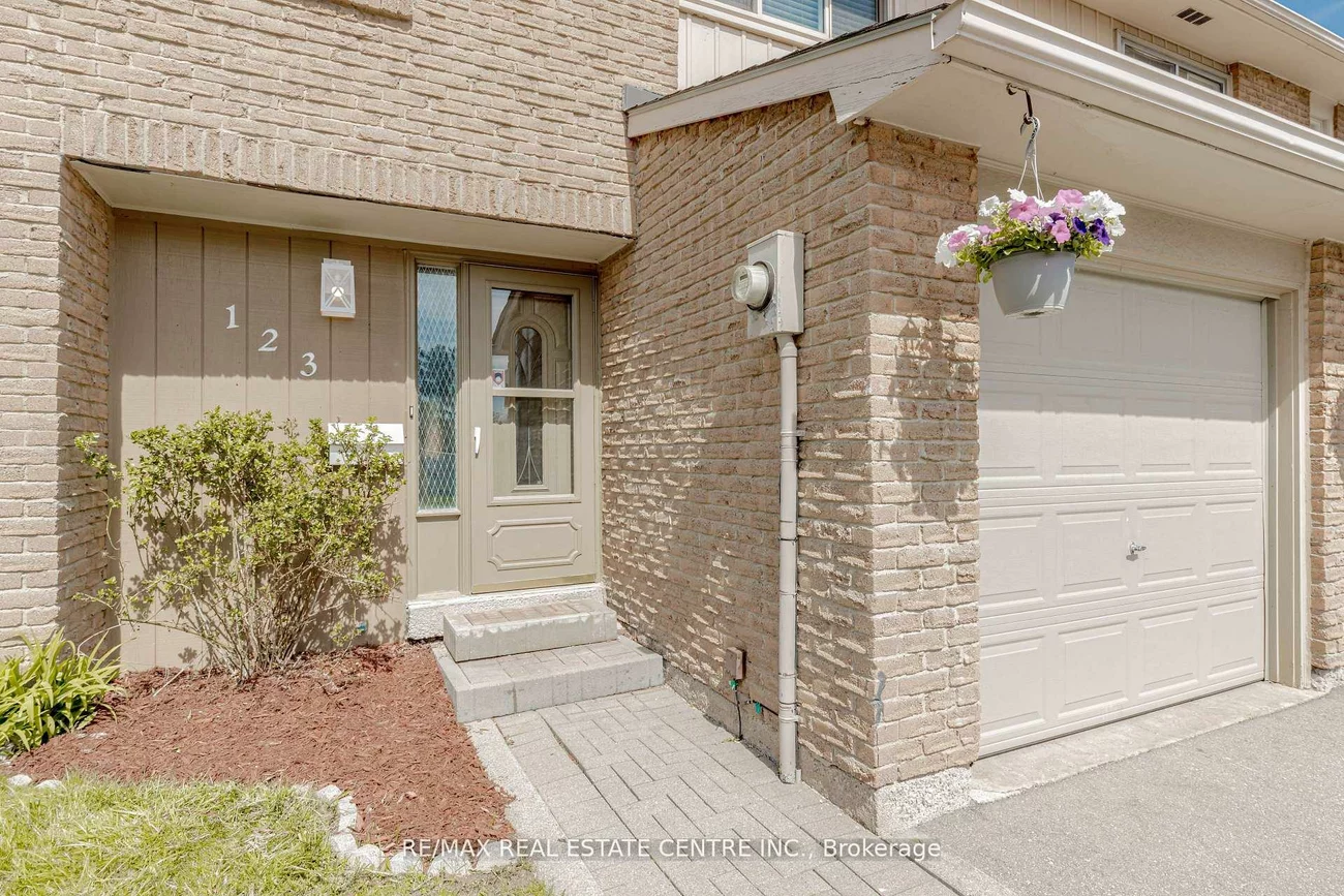 1526, Lancaster, 1005 - FA Falgarwood, Oakville