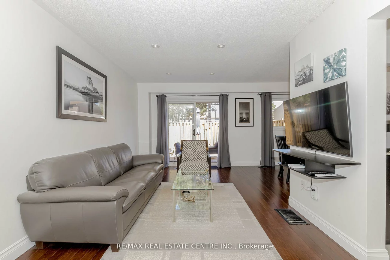 1526, Lancaster, 1005 - FA Falgarwood, Oakville