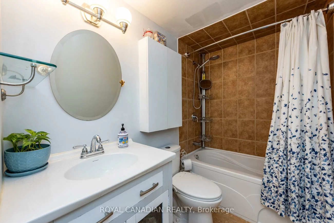 1538, Lancaster, 1005 - FA Falgarwood, Oakville