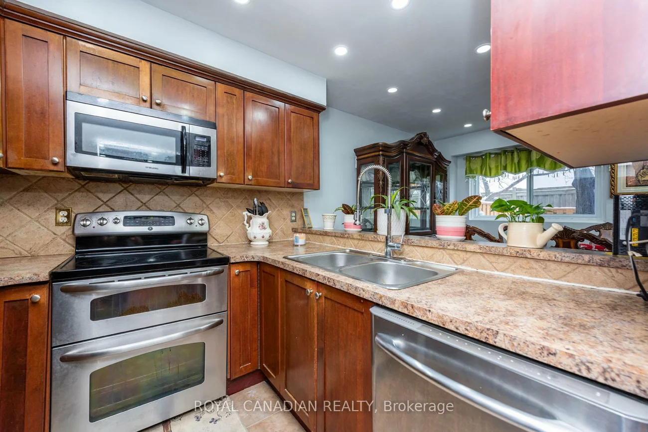 1538, Lancaster, 1005 - FA Falgarwood, Oakville