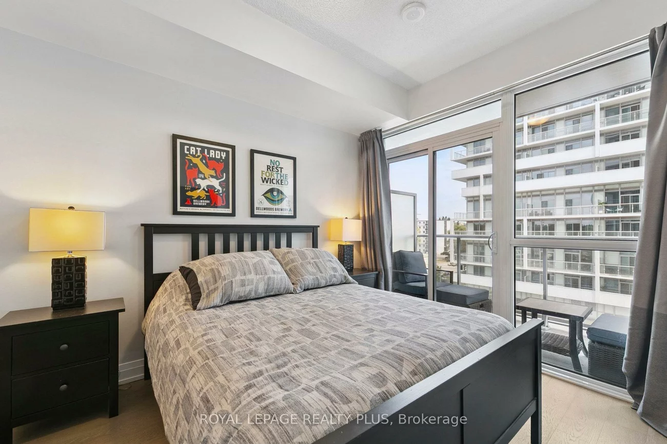 65, Speers, 1014 - QE Queen Elizabeth, Oakville