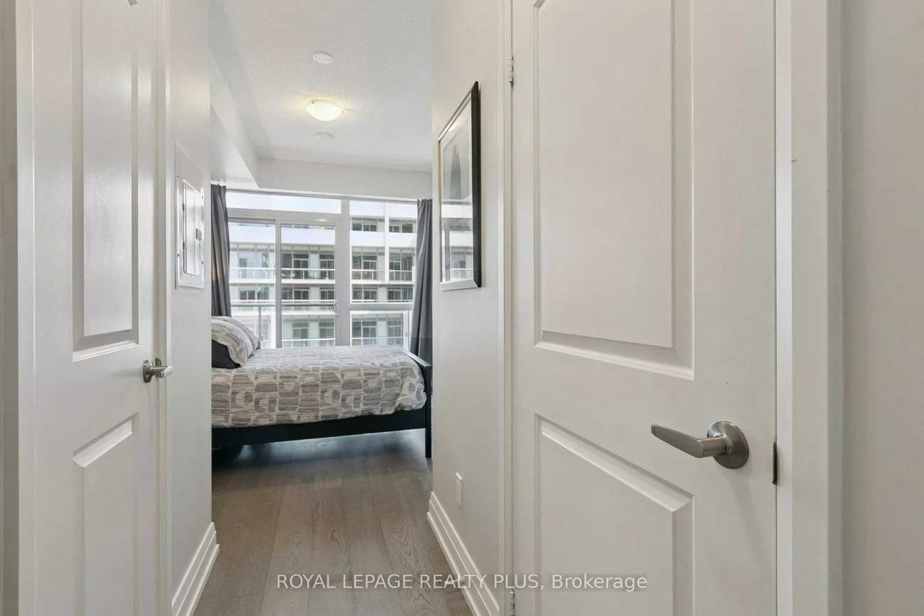 65, Speers, 1014 - QE Queen Elizabeth, Oakville