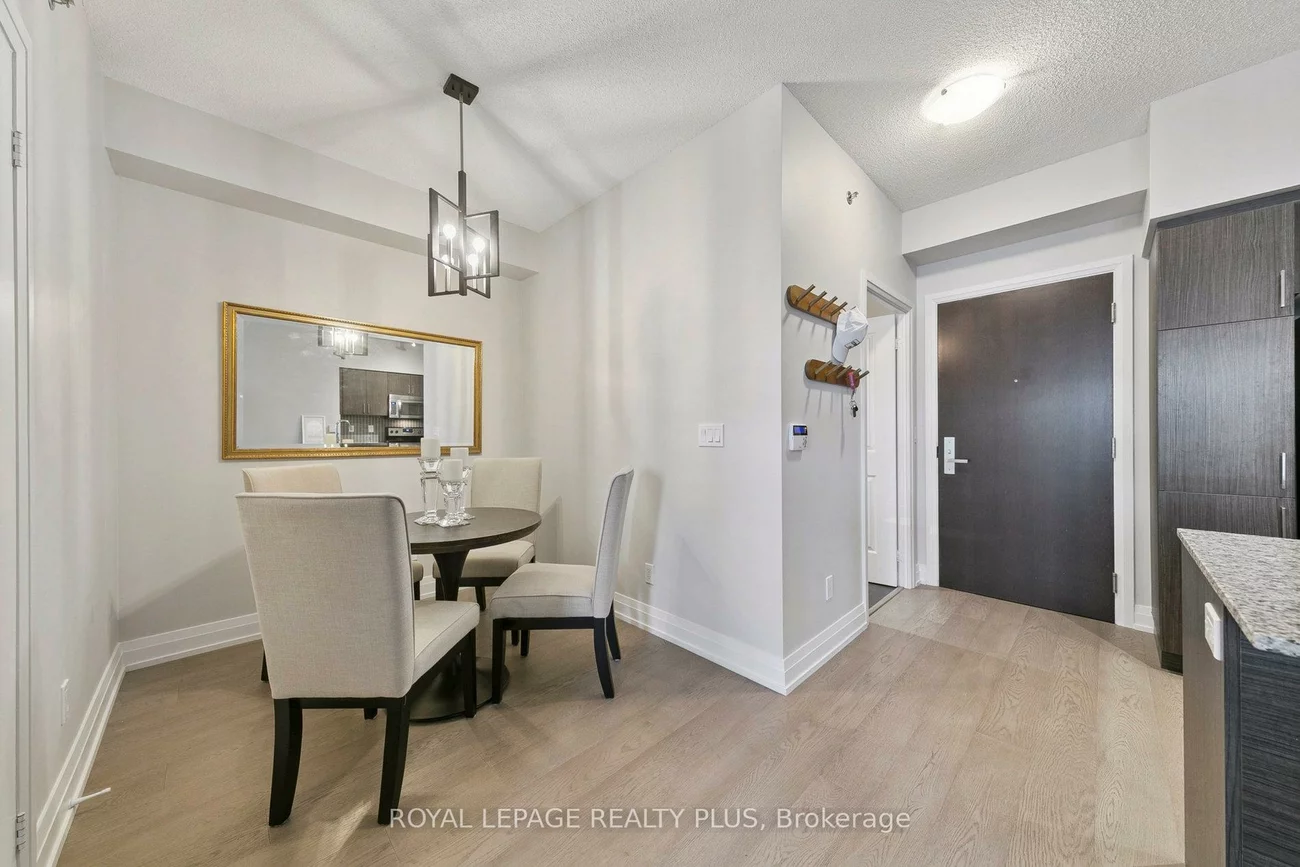 65, Speers, 1014 - QE Queen Elizabeth, Oakville