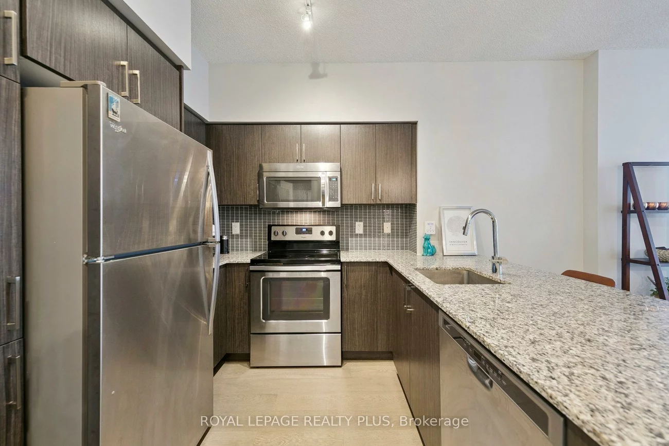 65, Speers, 1014 - QE Queen Elizabeth, Oakville