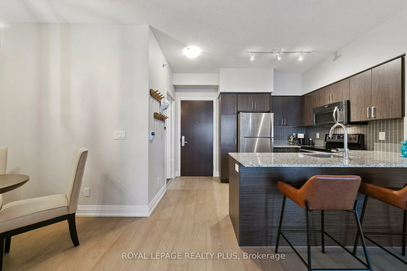 65, Speers, 1014 - QE Queen Elizabeth, Oakville