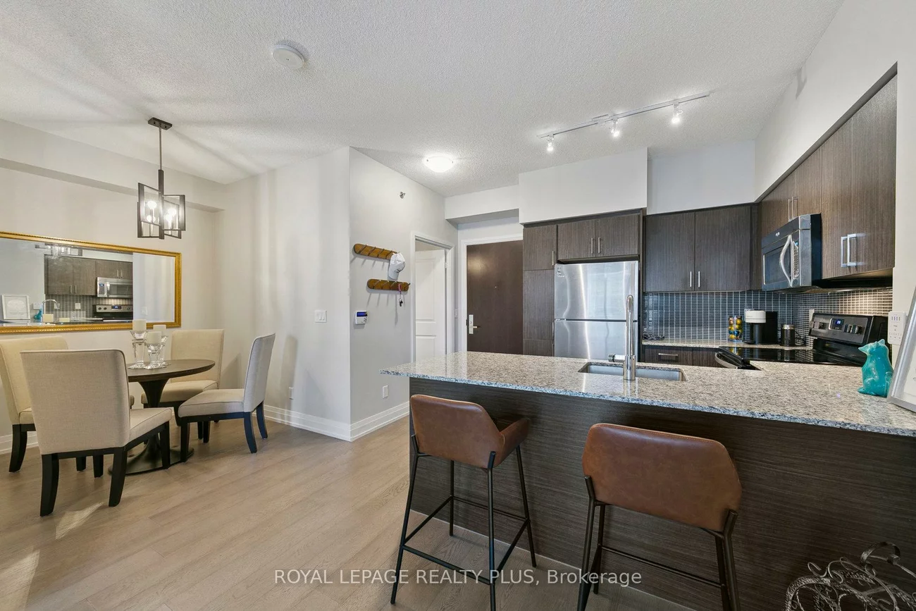 65, Speers, 1014 - QE Queen Elizabeth, Oakville