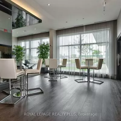 65, Speers, 1014 - QE Queen Elizabeth, Oakville