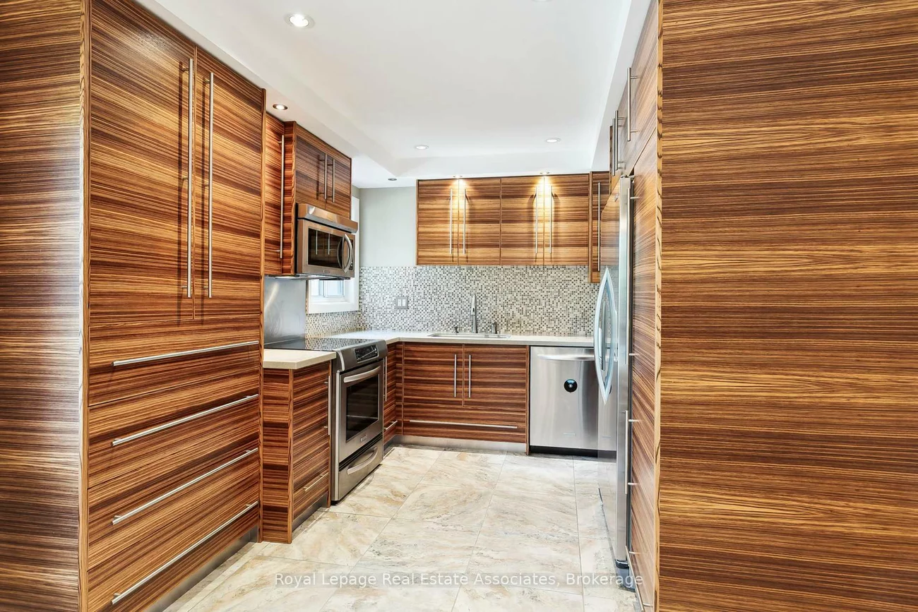 1250, Marlborough, 1003 - CP College Park, Oakville