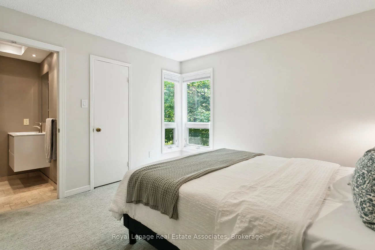 1250, Marlborough, 1003 - CP College Park, Oakville
