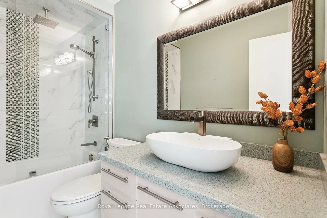 1250, Marlborough, 1003 - CP College Park, Oakville