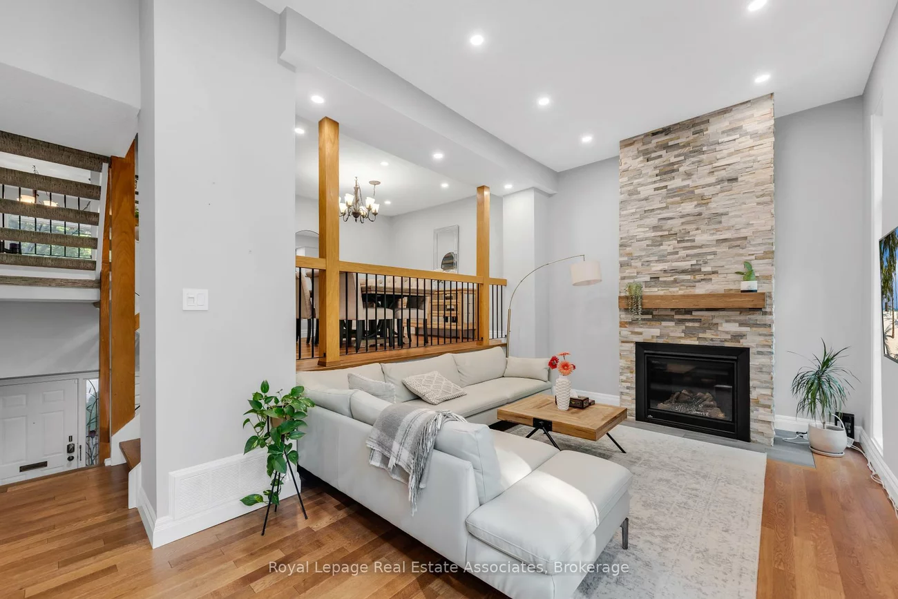 1250, Marlborough, 1003 - CP College Park, Oakville