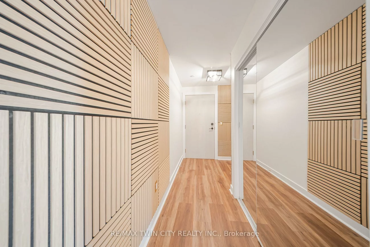 168, SABINA, 1008 - GO Glenorchy, Oakville