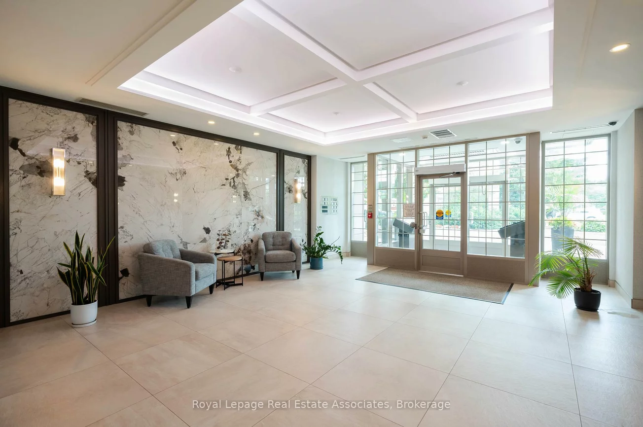 2325, Central Park, 1015 - RO River Oaks, Oakville