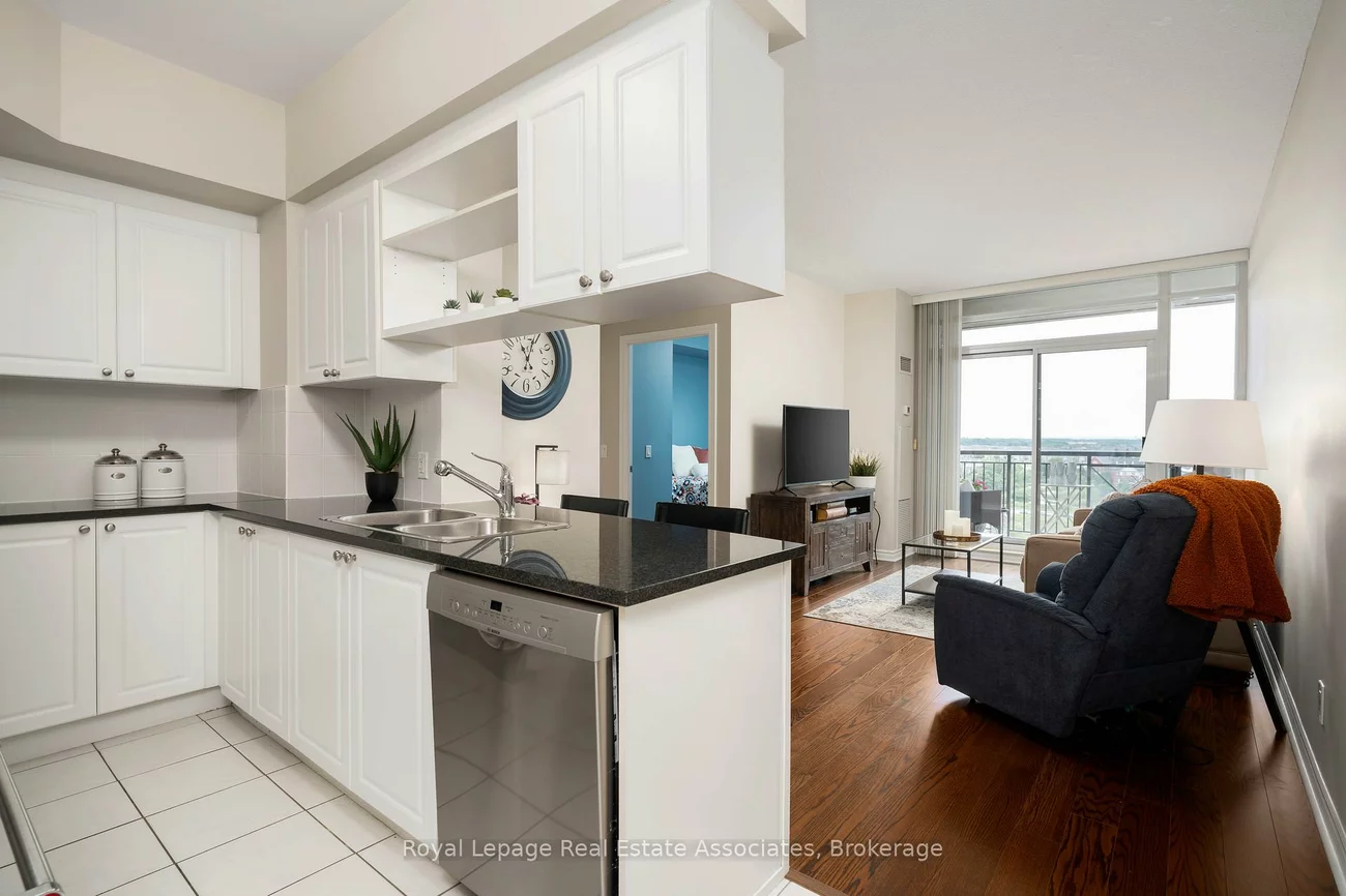 2325, Central Park, 1015 - RO River Oaks, Oakville