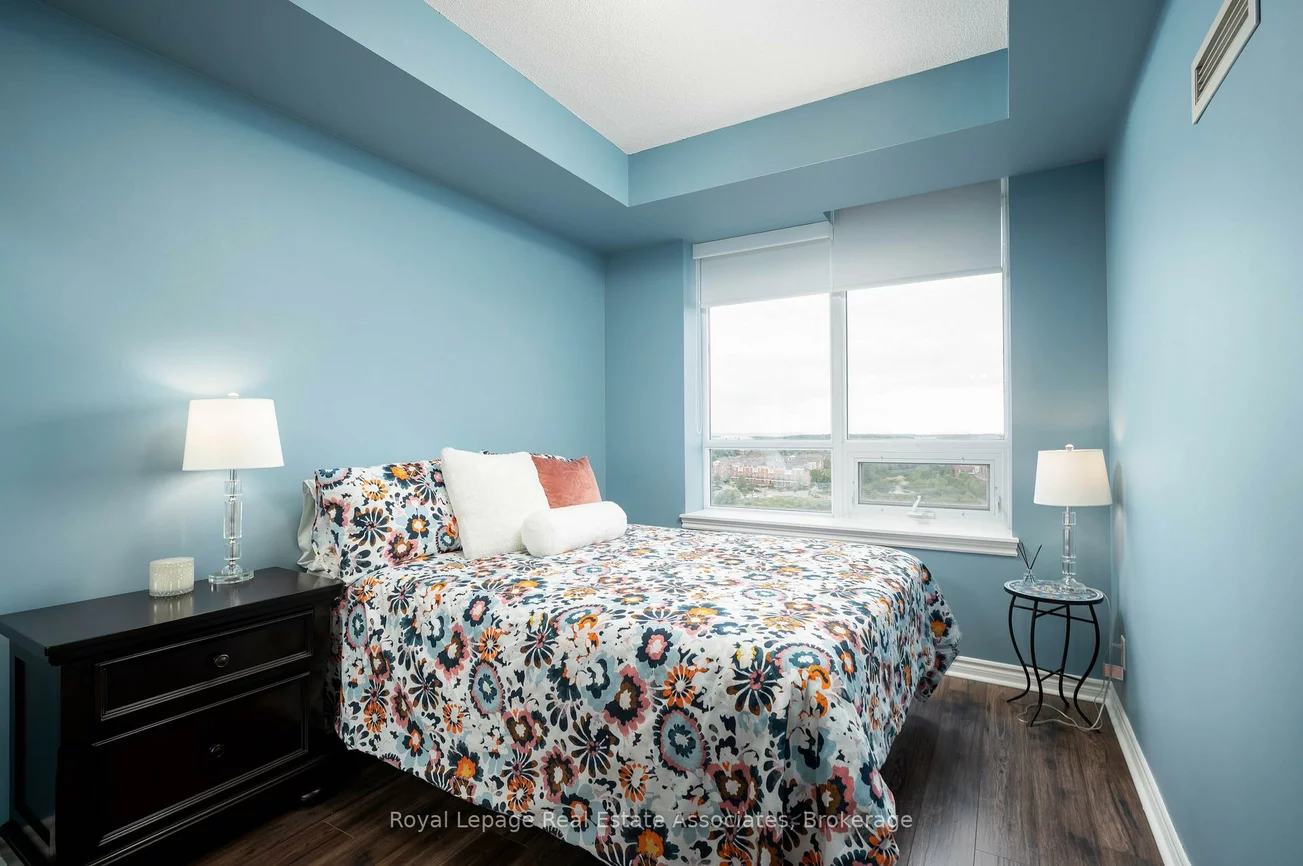 2325, Central Park, 1015 - RO River Oaks, Oakville