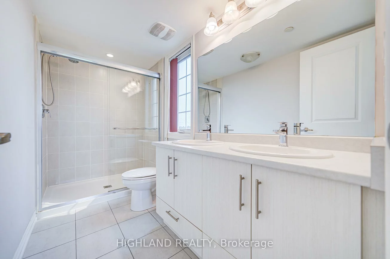 2199, Lillykin, 1015 - RO River Oaks, Oakville