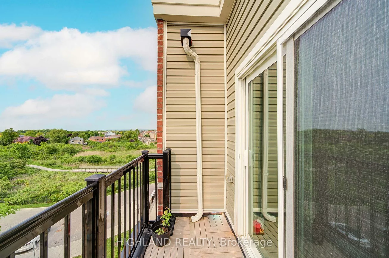 2199, Lillykin, 1015 - RO River Oaks, Oakville
