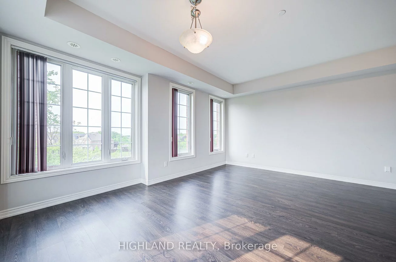2199, Lillykin, 1015 - RO River Oaks, Oakville