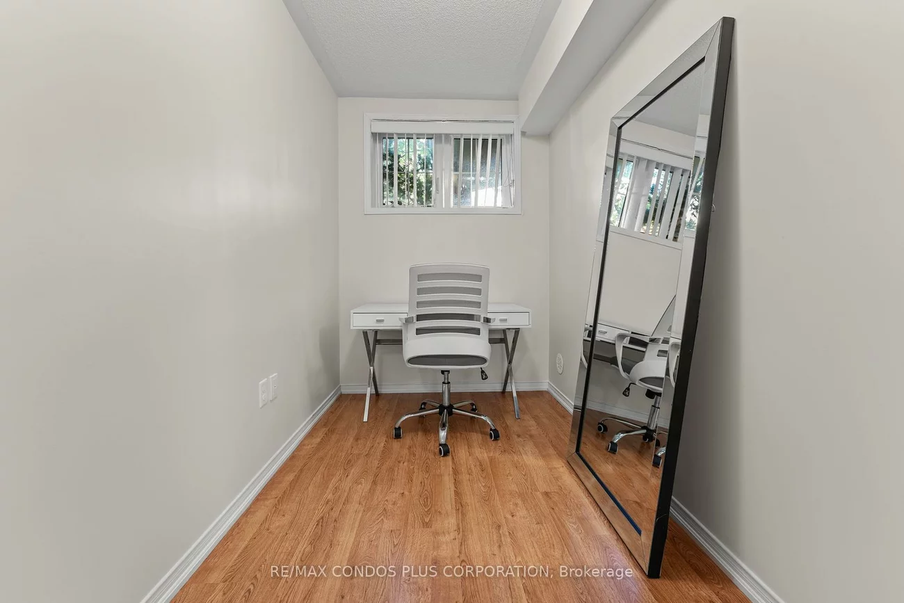 2488, Post, 1015 - RO River Oaks, Oakville